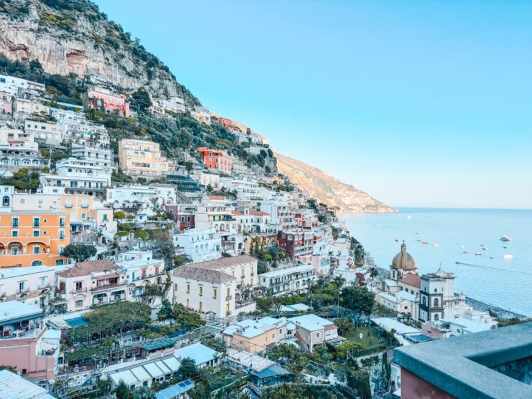 A scenic view of a city on the coast