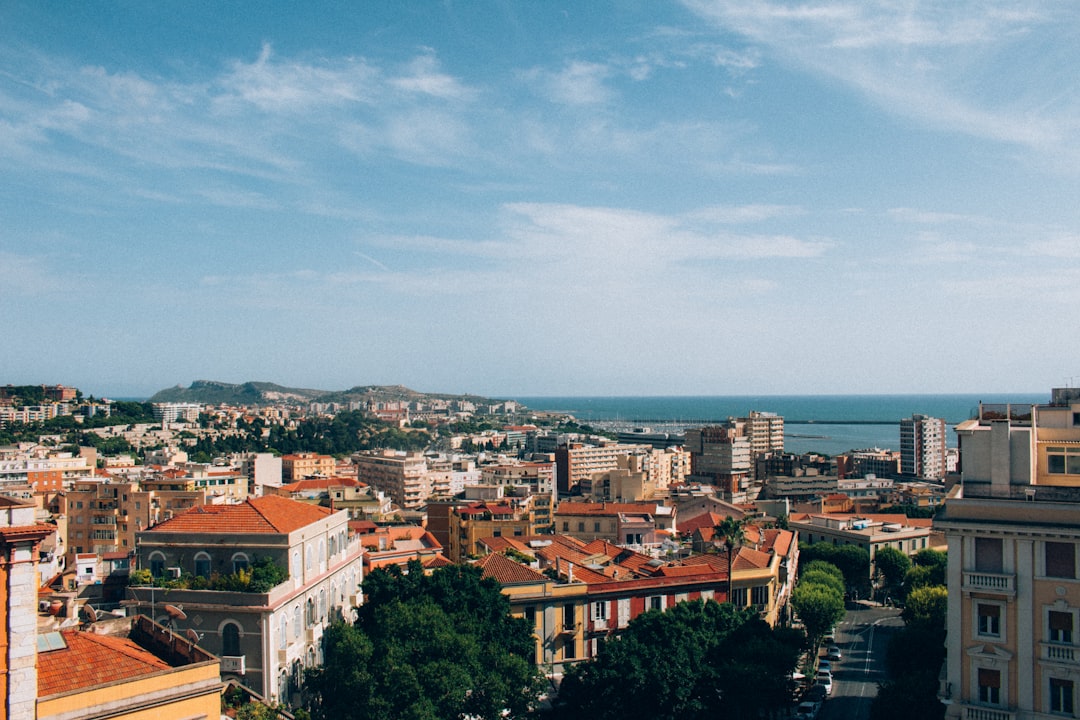 a city with many buildings